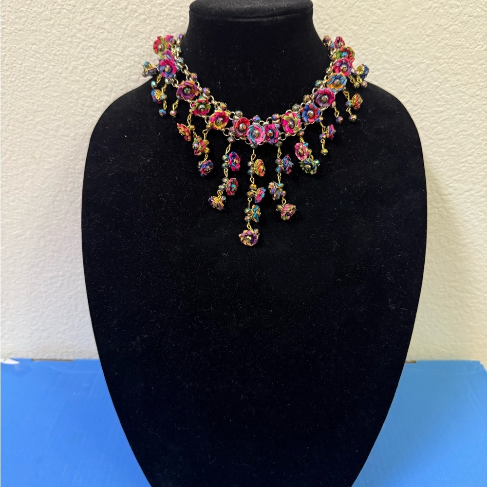 Artesanal Multicolor Floral Statement Necklace - Picture 2 of 2